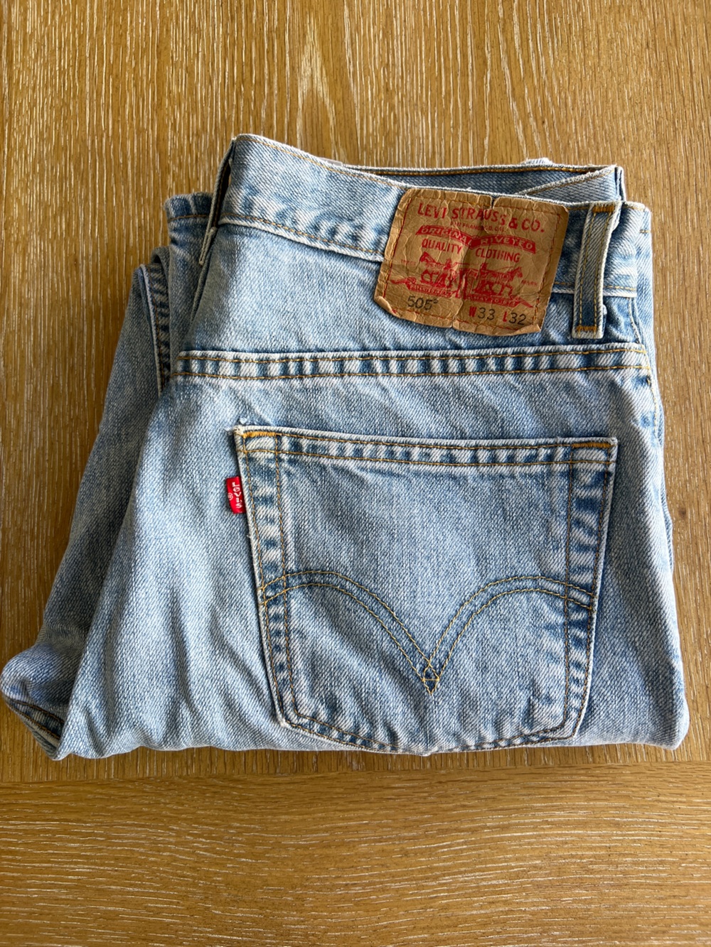 Vintage Levi's Women's Light Wash Slim Straight Jeans